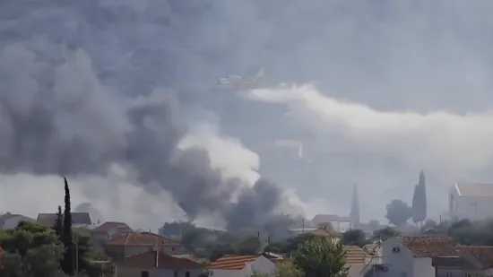 Zapovjednik vatrogasaca uživo s terena: 'Stanje je pod kontrolom, kuće nisu ugrožene'