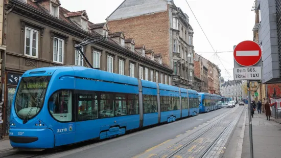 Tramvaj u Zagrebu naletio na pje&scaron;akinju, iz ZET-a su nam otkrili detalje