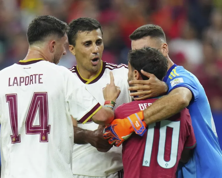 Dok su svi gledali u Ronalda donedavni suigrači se umalo potukli, pogledajte scene