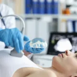 Povećala je grudi, a onda je uslijedio &scaron;ok: Pogledajte &scaron;to je plutalo u implantantima!