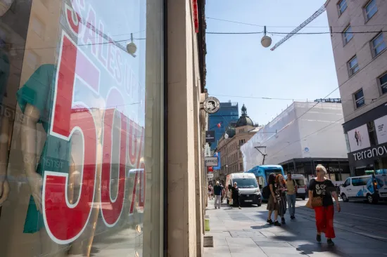 Lažne trgovine vrebaju kupce: Istražili smo zamke sniženja i kako ostvariti svoja prava