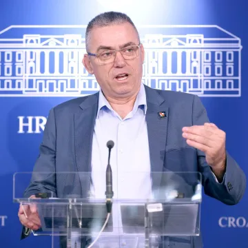 Ćipe žestoko udario po Novostima: 'Pljuju po Thompsonu i svemu &scaron;to ima veze s Hrvatskom'