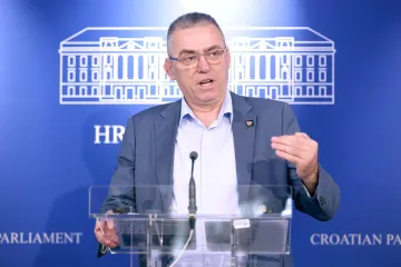 Ćipe žestoko udario po Novostima: 'Pljuju po Thompsonu i svemu &scaron;to ima veze s Hrvatskom'