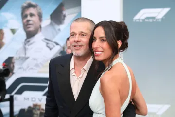 Brad Pitt ponosno pokazao 29 godina mlađu partnericu, zajedno pozirali nakon dugo vremena
