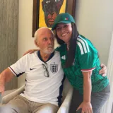 Anthony Hopkins u dresu &scaron;okirao navijače: 'Zar si postao Englez ili senilan?'