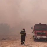 Opet gori kod Trogira: Vatra planula uz prugu, nagađa se o uzroku