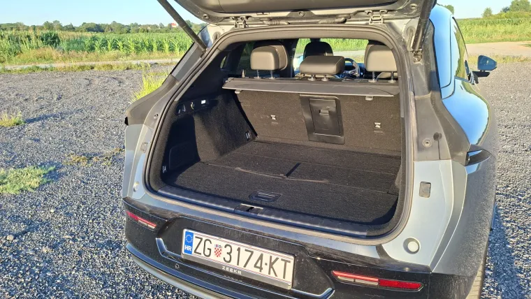 Stra&scaron;no koliko je ovaj SUV dobar, možda i najbolji koji smo vozili: Do stotke za 3,8 sekundi!
