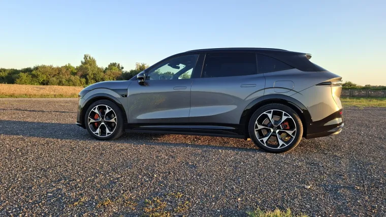 Stra&scaron;no koliko je ovaj SUV dobar, možda i najbolji koji smo vozili: Do stotke za 3,8 sekundi!