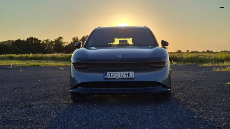Stra&scaron;no koliko je ovaj SUV dobar, možda i najbolji koji smo vozili: Do stotke za 3,8 sekundi!