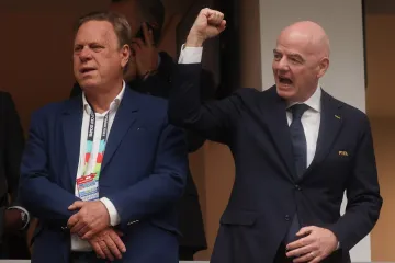 Ima li kraja cirkusu? Pogledajte kako je Infantino paradirao i pozirao s egipatskom zastavom