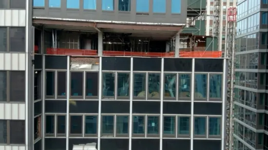 Popustila konstrukcija nebodera na Manhattanu, ulicu zasule cigle: 'Zgrada se i dalje pomiče'