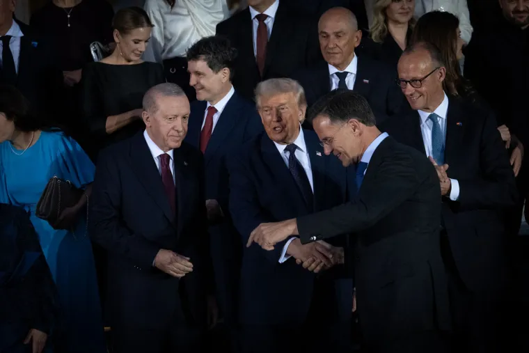 Pogledajte gdje je Milanović stajao na zajedničkoj fotografiji NATO samita