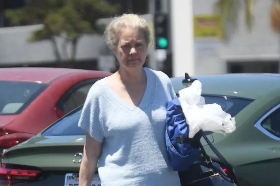 Bila je seks simbol 80-ih pa nestala iz Hollywooda: Slavnu glumicu sada mnogi ne bi prepoznali