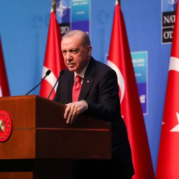 Erdogan liderima NATO-a darovao revolvere i streljivo, neki su poklon ostavili u Turskoj