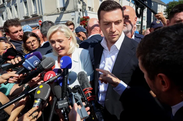 Le Pen ima plan za put do Elizejske palače: Posvuda vodi &scaron;armantnog kolegu