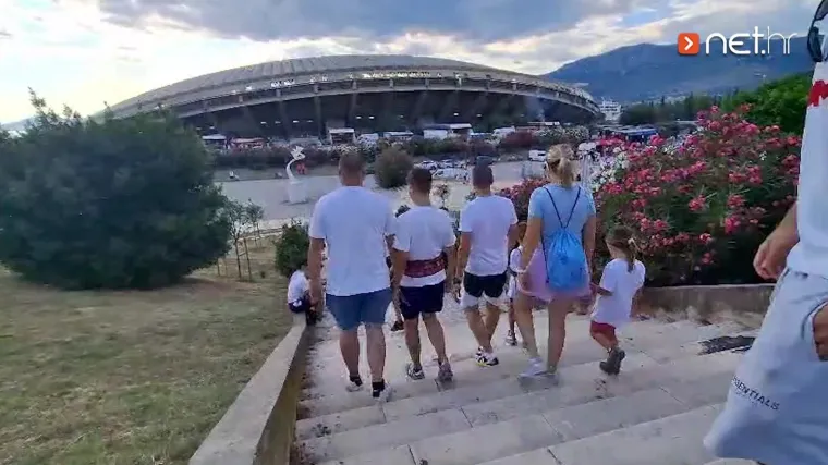 Poljud se puni, sprema se spektakl: Pogledajte &scaron;to se događa pred stadionom