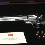 Kako oružje ulazi u RH? Milanovićev revolver preuzela Služba za protokol, ovo je daljnja procedura