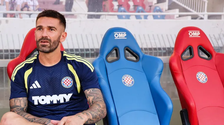 Pogledajte &scaron;to je Livaja radio na klupi dok je Hajduk igrao protiv Žiline