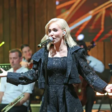 Ludilo na Tvrđavi sv. Mihovila: Jelena Rozga raspametila &Scaron;ibenik i pokazala vitku liniju