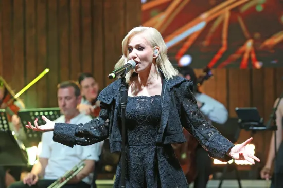Ludilo na Tvrđavi sv. Mihovila: Jelena Rozga raspametila &Scaron;ibenik i pokazala vitku liniju