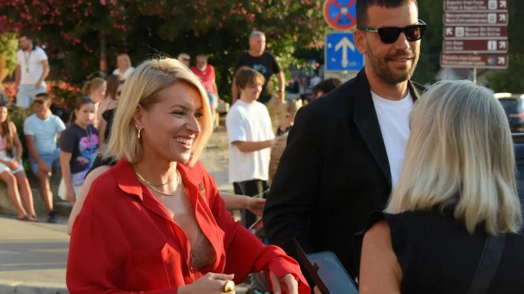 Glumačka elita okupila se u Areni: Pogledajte tko je sve pro&scaron;etao crvenim tepihom