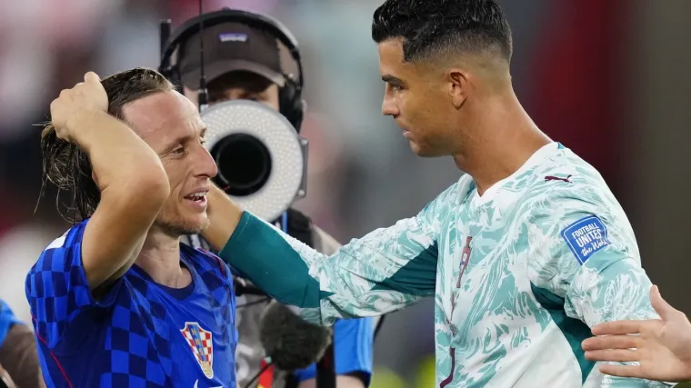 Pojavila se snimka iz Toronta! Modrić i Ronaldo prasnuli u smijeh nakon onoga &scaron;to im je sudac rekao