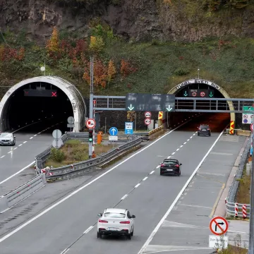 Prometna nesreća na A1, a vozilo u kvaru u tunelu Tuhobić: HAK upozorava vozače