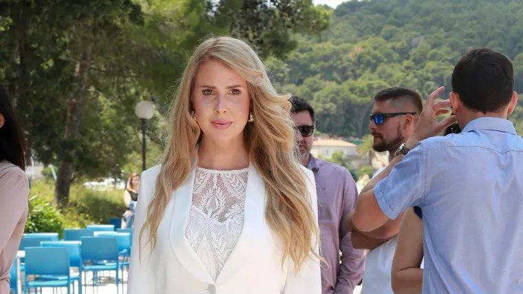 Maja Lena Lopatny pokazala kako uživa s partnerom i kćeri, javila joj se i mama Mia: 'Ljubim'