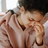 Nakon 13 godina boli mlada žena dobila dijagnozu: 'Kao da me netko stalno bode nožem'