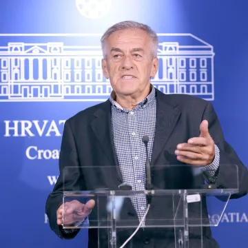 Sin zastupnika zavr&scaron;io u pritvoru, on komentirao: 'Postaje kandidat za ministra'