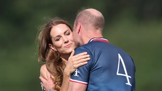 Princ William i Kate prekr&scaron;ili protokol: Nježno se poljubili pred svima i očarali svijet