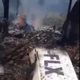 Avion se sru&scaron;io u grmlje, svi su poginuli: &Scaron;iri se snimka, ostala je samo olupina