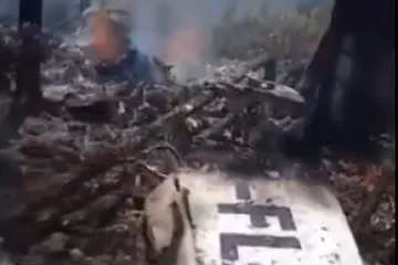 Avion se sru&scaron;io u grmlje, svi su poginuli: &Scaron;iri se snimka, ostala je samo olupina