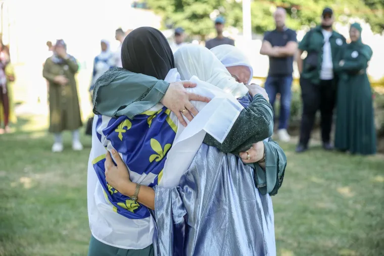 Majka Srebrenice: 'Rekao je da u&scaron;uti dijete, onda mu je odsjekao glavu - trup bacio'