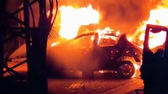 Vatrogasci objavili dramatičnu snimku: Pogledajte kako je vatra gutala auto u Podstrani