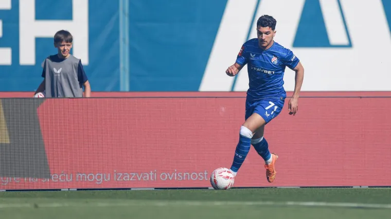 Dinamo mora u potragu za novim napadačem? Popularni Alžirac jednom nogom van kluba