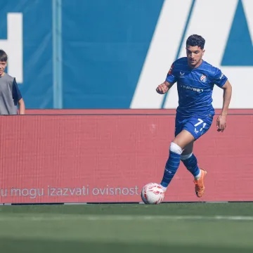 Dinamo mora u potragu za novim napadačem? Popularni Alžirac jednom nogom van kluba