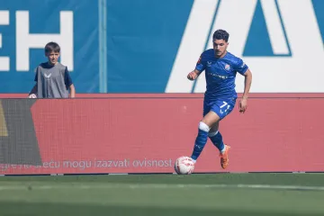 Dinamo mora u potragu za novim napadačem? Popularni Alžirac jednom nogom van kluba