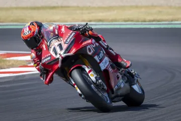 Prva pobjeda Lecuone u Superbikeu za prekid nevjerojatne dominacije timskog kolege