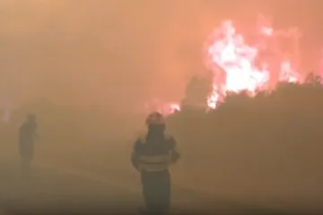 Korčula u plamenu i dimu! Pogledajte zastra&scaron;ujuće snimke požara