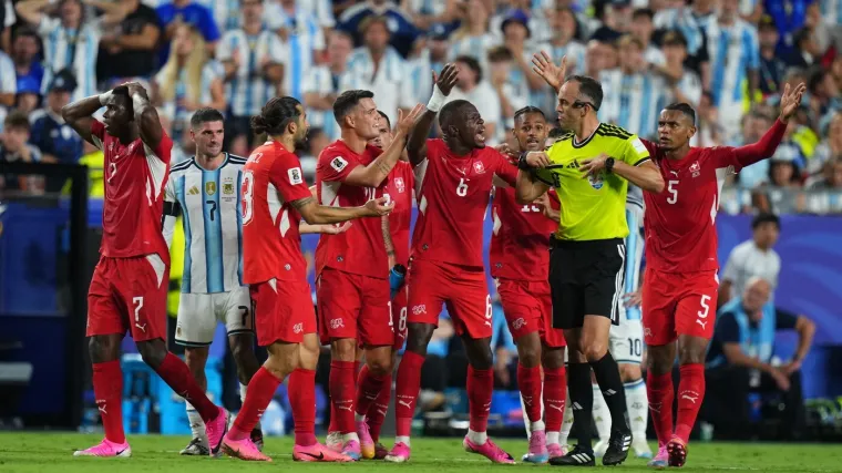 Izbornik &Scaron;vicarske grmi nakon spornog isključenja protiv Argentine: 'Danas nogomet nije pobjedio'