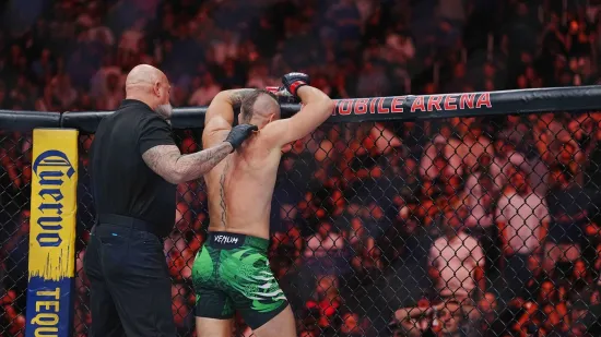 &Scaron;ok u Las Vegasu! Legendarni McGregor se vratio, pa u suzama napustio oktogon nakon minute