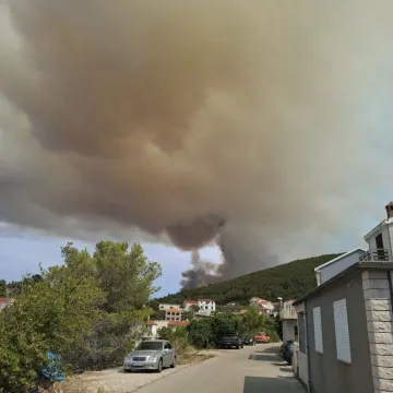 Najnoviji detalji o požaru na Korčuli: 'Dug je četiri kilometra, moramo biti na oprezu'
