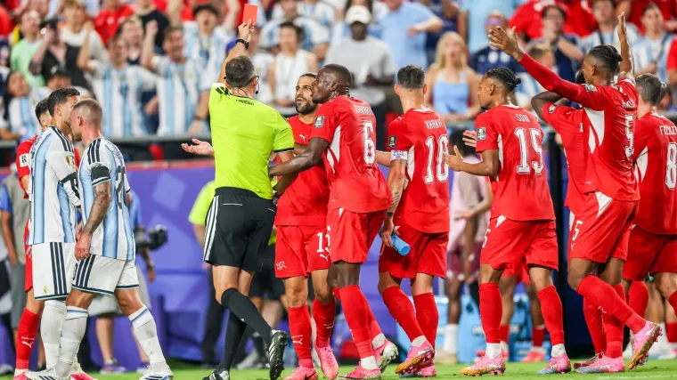 &Scaron;vicarci ne mogu prežaliti Embolov crveni: 'FIFA mora objasniti ovu odluku'