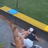 Tijelom prekrila djevojčicu da je spasi od eksplozije: &Scaron;iri se dramatična snimka napada