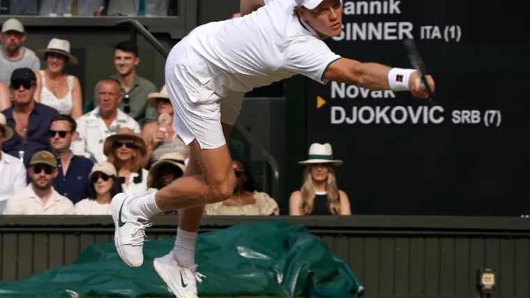 'Vi&scaron;e te ne volim!' Zverev nakon poraza nasmijao publiku, Sinner ispisao povijest