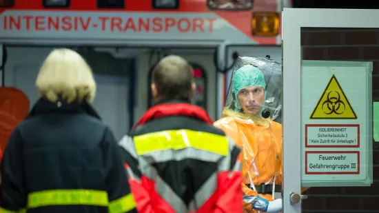 Pacijent s ebolom stigao u europsku zemlju: Usred noći ga prevezli u bolnicu