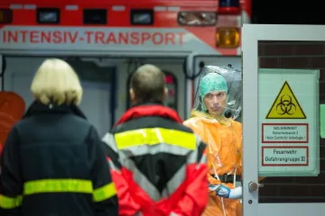Pacijent s ebolom stigao u europsku zemlju: Usred noći ga prevezli u bolnicu