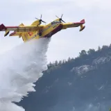 Stra&scaron;na buktinja na Korčuli pod nadzorom, novi problemi za vatrogasce: Izbio požar na Mljetu