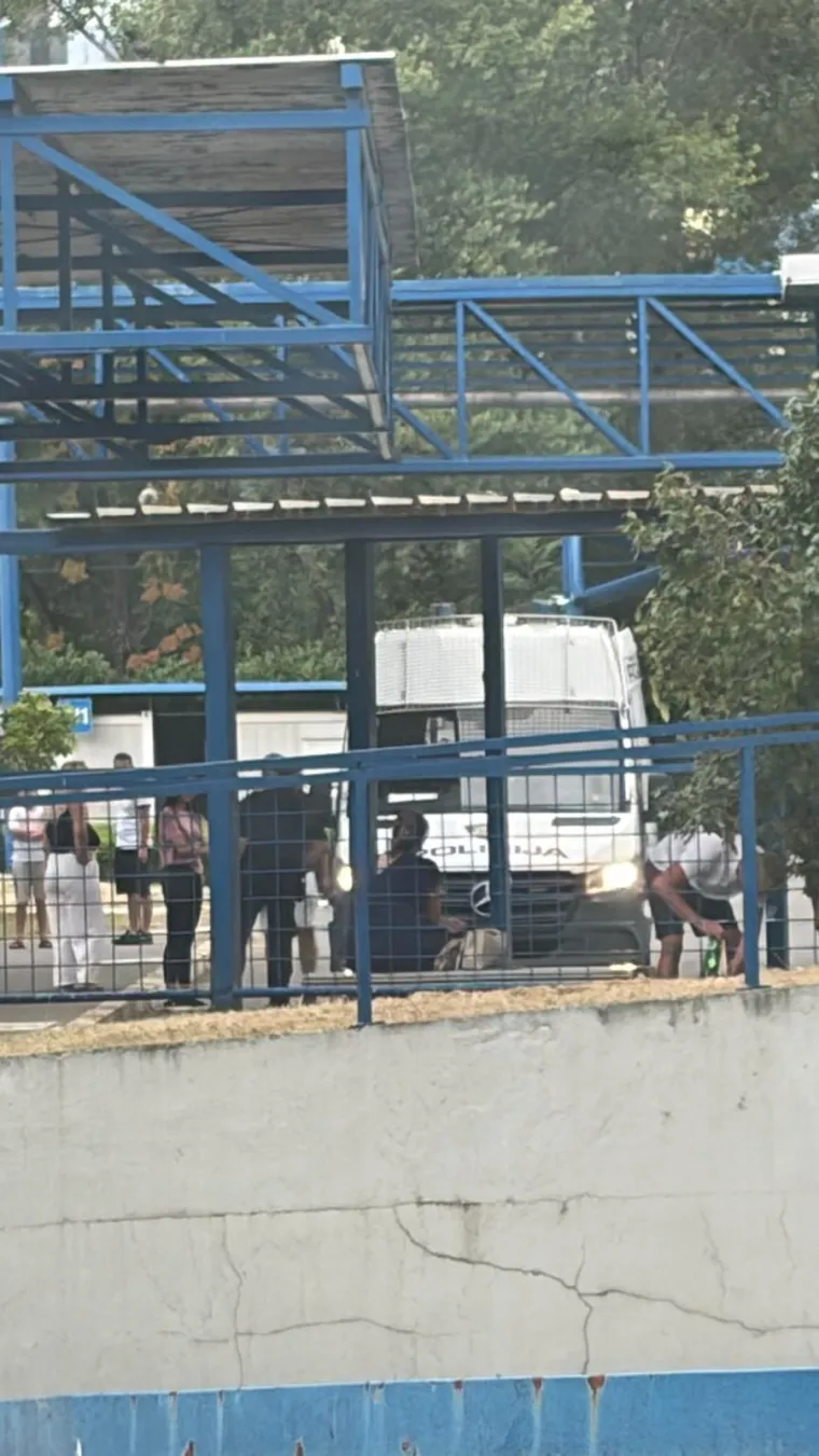 Tri djevojke opljačkale ženu dok je preuzimala prtljagu u Zagrebu: Donosimo snimku kad je stigla policija